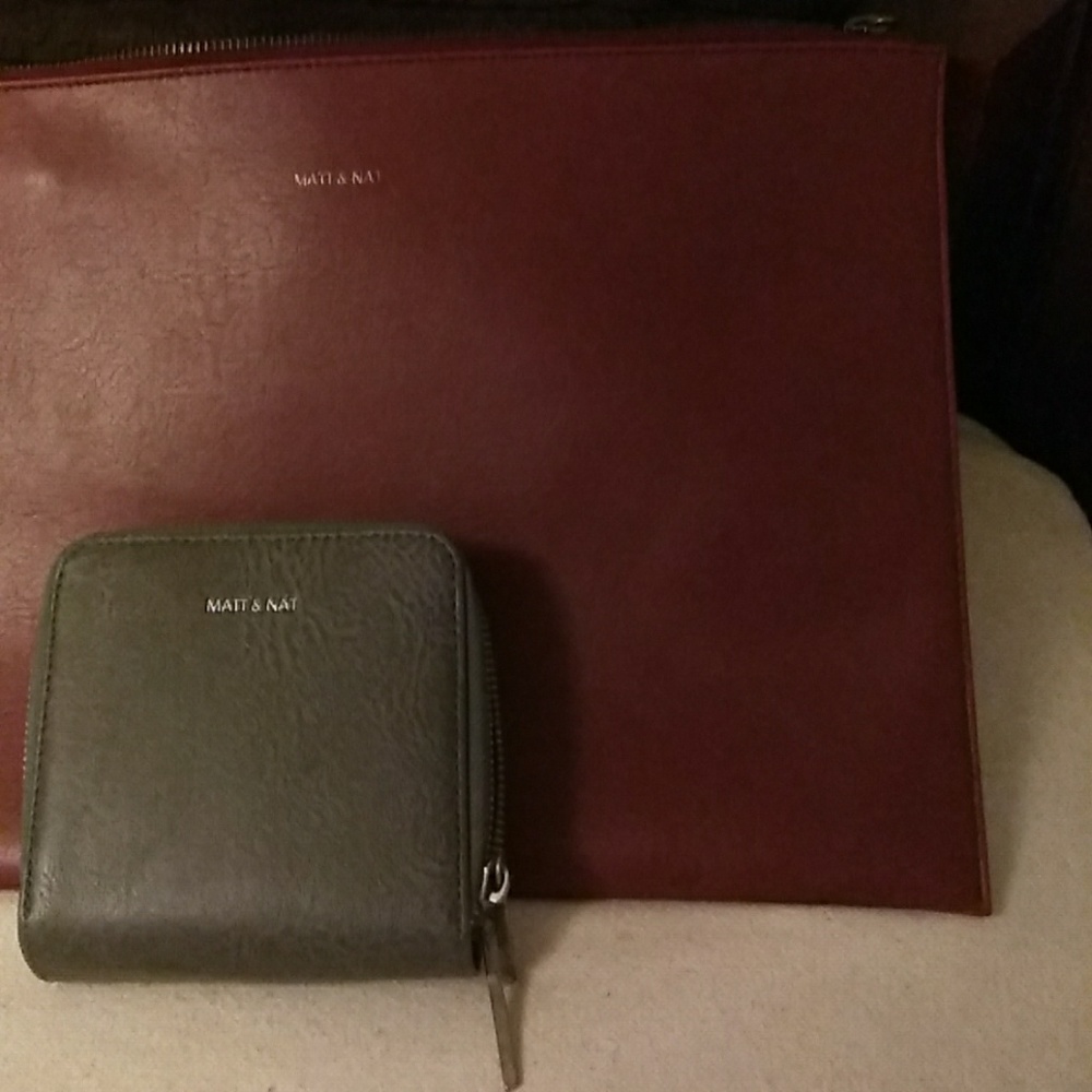 Lot of 2 Matt&Nat🏵Sold!